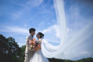 緑の綺麗なロケーションでフォトウェディング♪