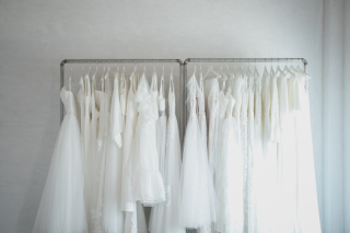 シンプル＆ベーシックなウェディングドレスが充実！