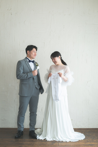 恥ずかしそうにしながらも、ガラガラを鳴らしてくれた新郎様。かわいい音色にくすっと笑顔がこぼれたおふたりです♪