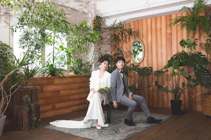 【年内来店限定】スタジオ洋装1点|60分撮影|データ50カット // キャンペーン ¥110,000 ▷ ¥82,500