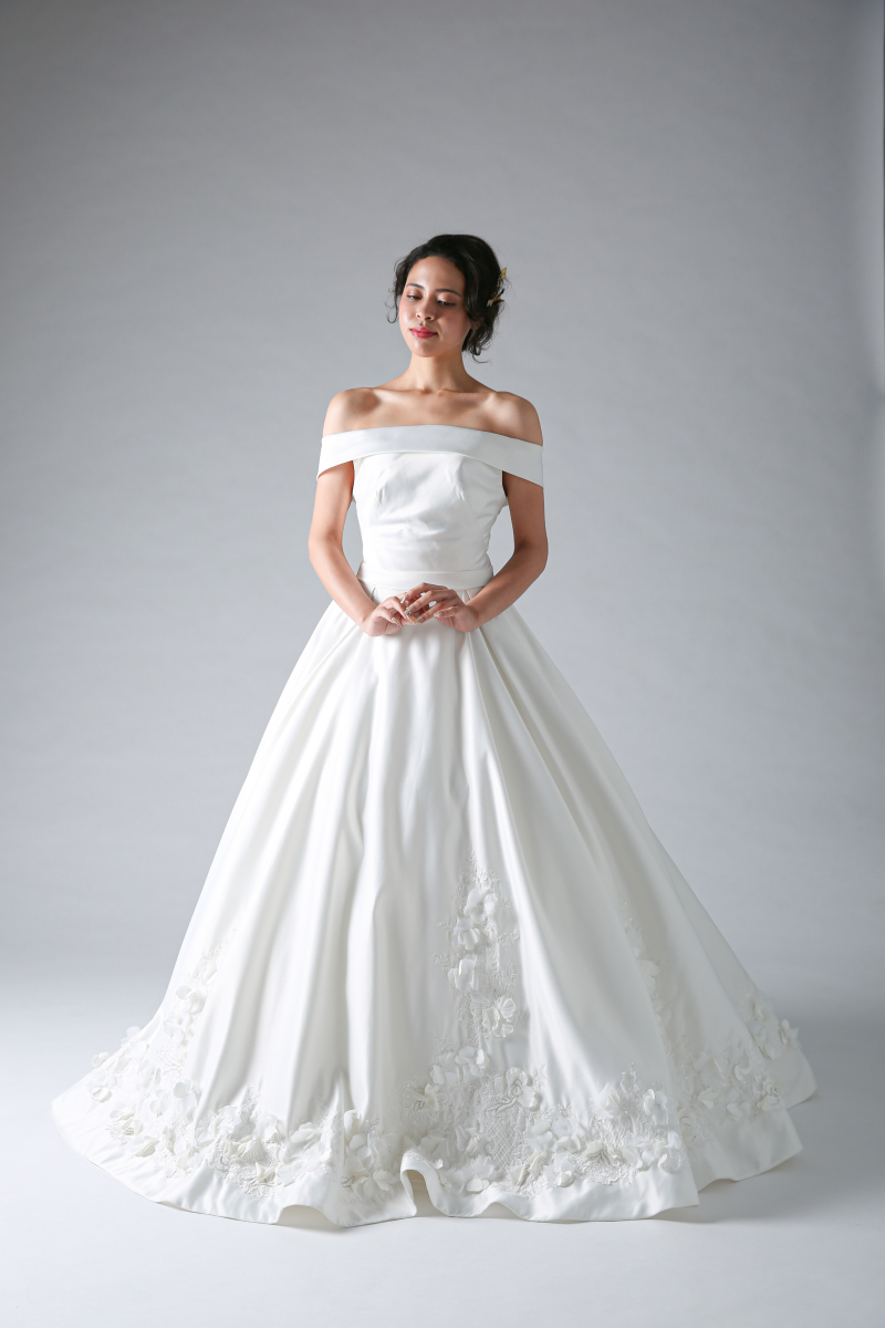 裾花モチーフオフショルダーaライン 636 衣装 ドレス Studio Aqua 新宿店 Decollte Company 東京都でフォトウェディング探すならphotorait