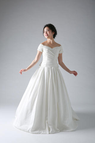 オフショルダーAライン（10200）