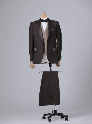 ピークドラペルクラシックタキシード／ブラウン