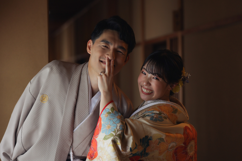 イタズラしちゃう新婦さん