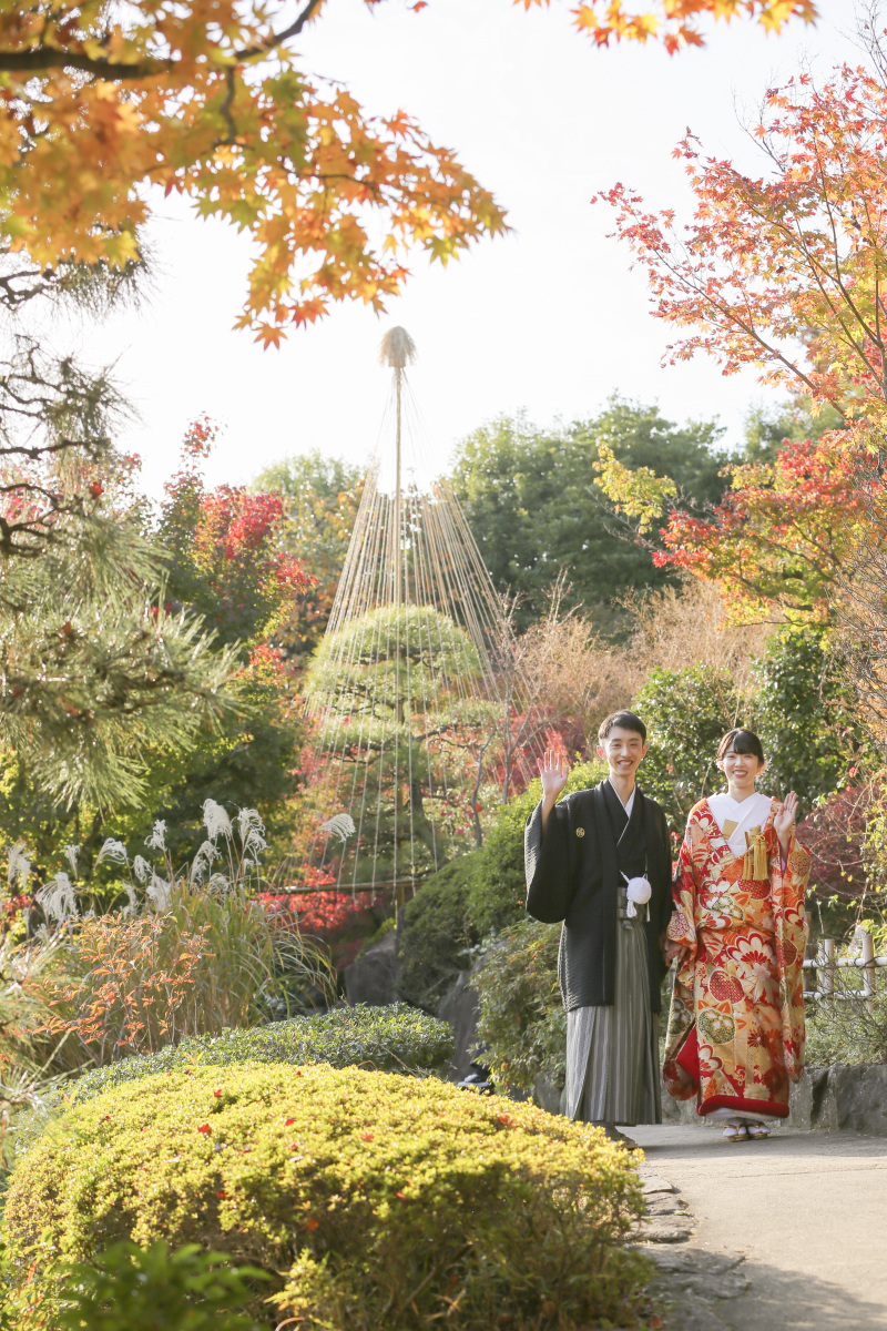 紅葉バックにお散歩！
