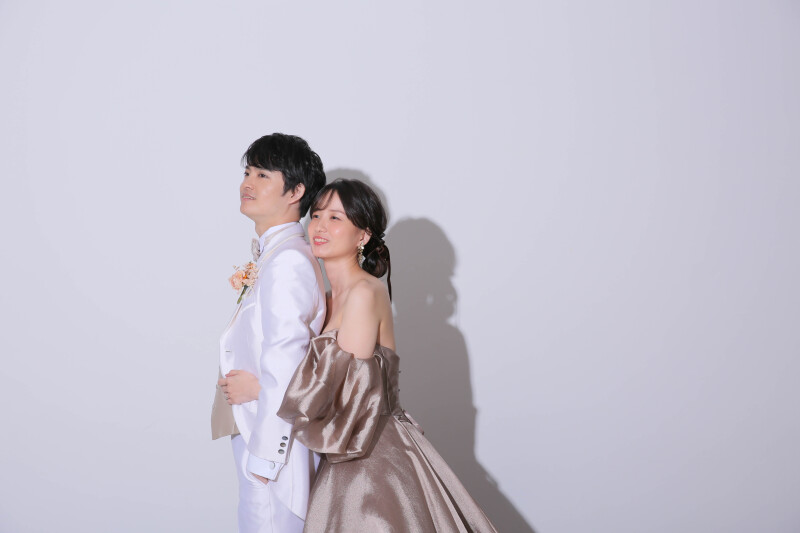 ウェデングドレスとカラードレス!