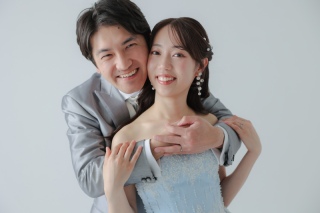 スタジオでドレス2着撮影