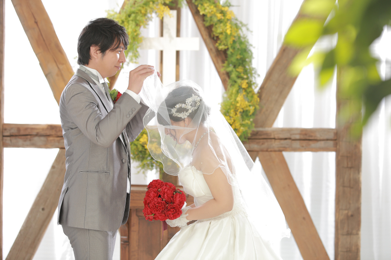 白ドレスを挙式の流れで