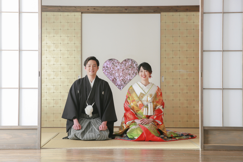 ピンクの猪目窓で華やかに！