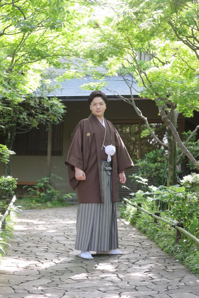 ご新郎様のソロショットからスタート