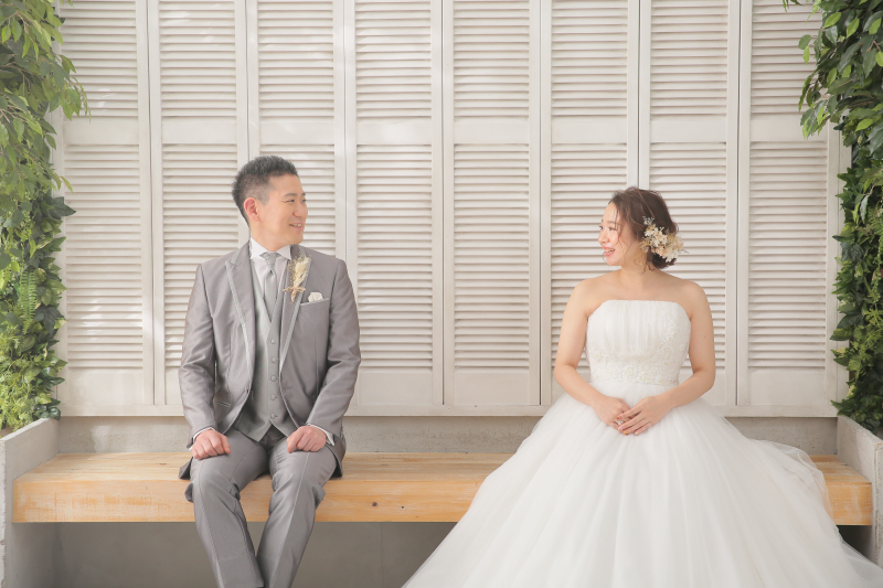 ベンチに座って