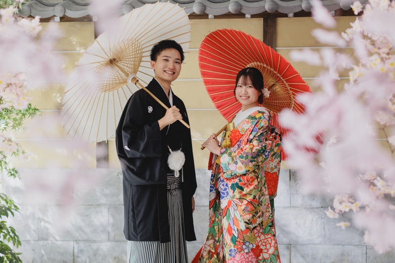 和傘と桜で華やかに