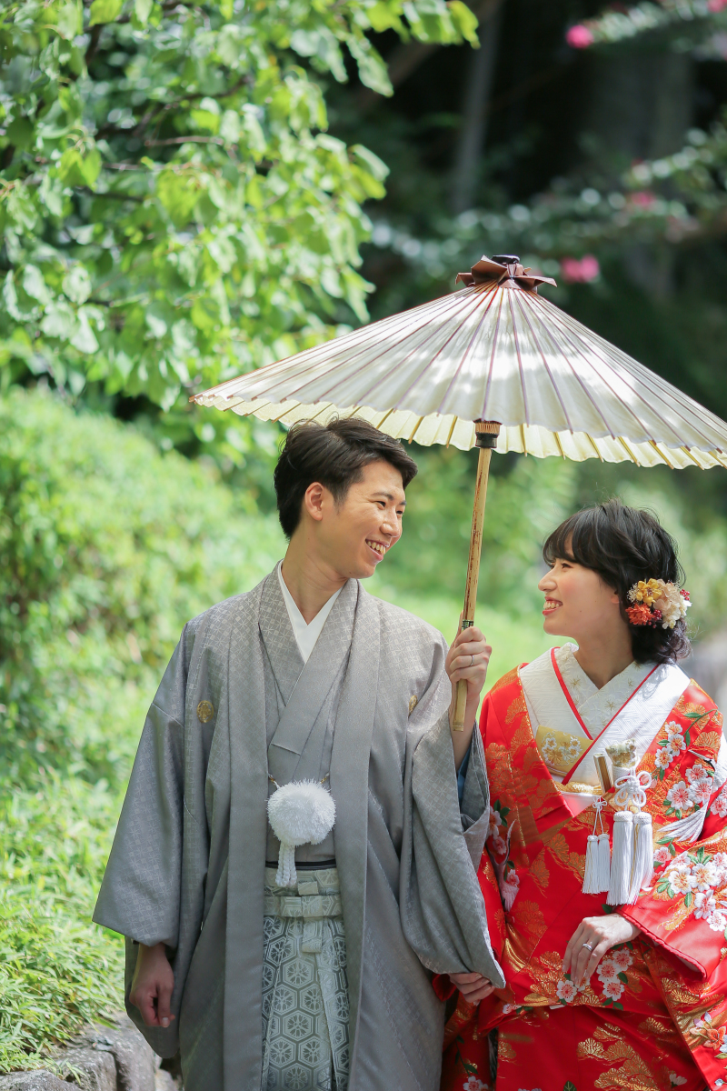 木漏れ日の中を