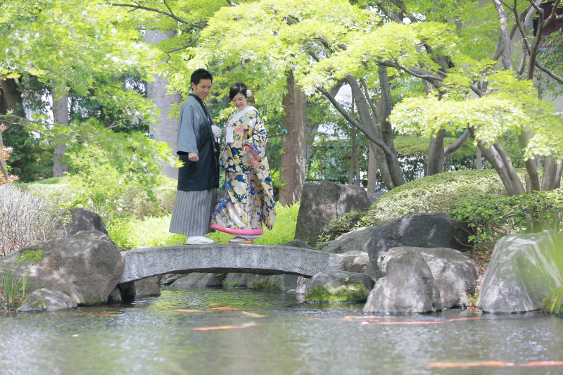 池のコイも歓迎♪