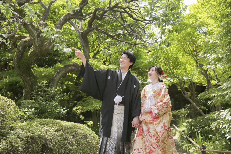 お散歩中に何かを発見！？