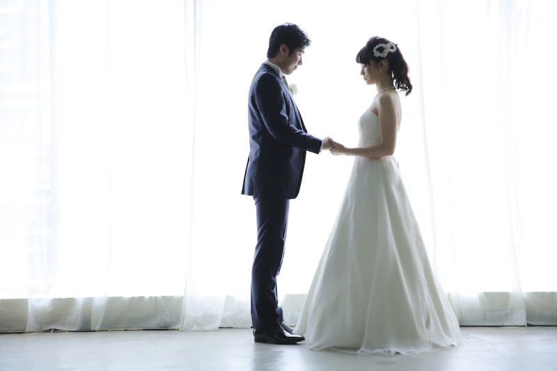 カーテンとシルエット