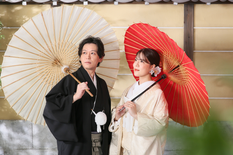 和傘を使って鮮やかに♪