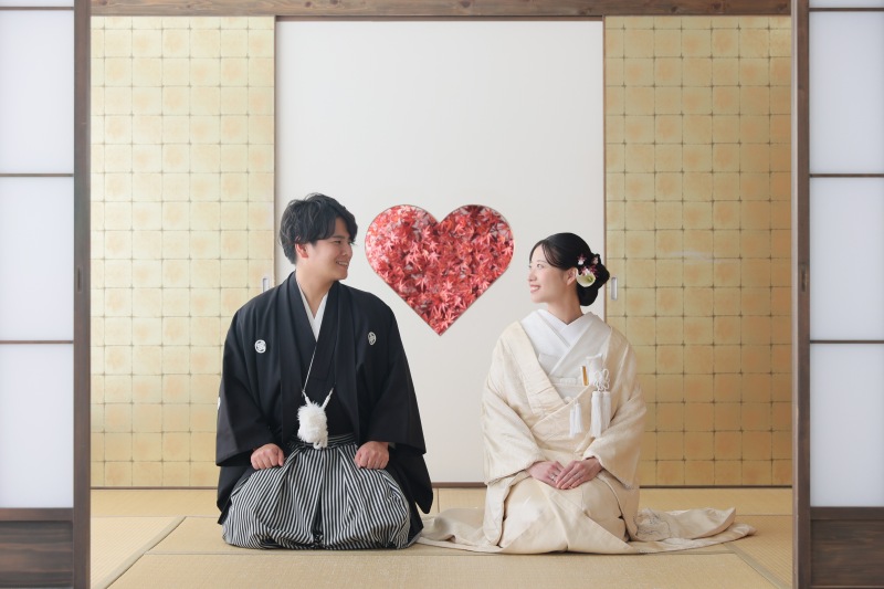 ハートの猪の目窓