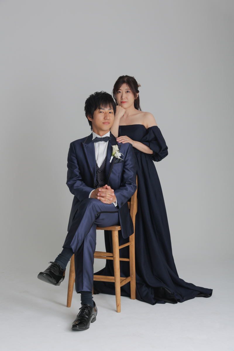 白背景ではクールに