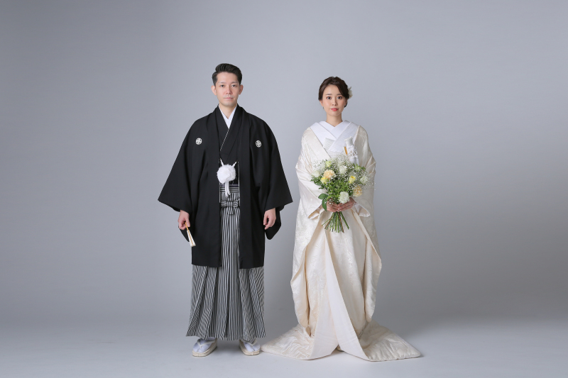 色打ち掛けも白無垢も