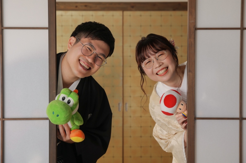 キャラクターたちと一緒にひょっこり