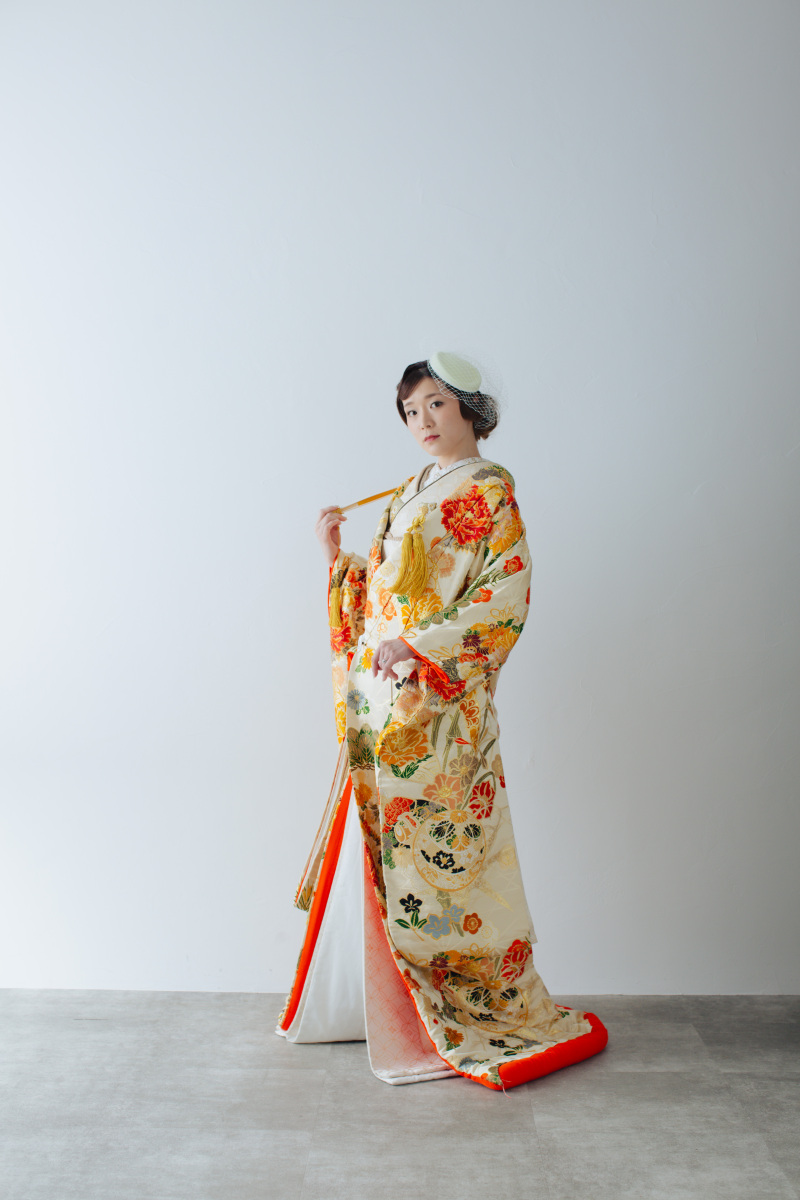 クールな眼差しで。