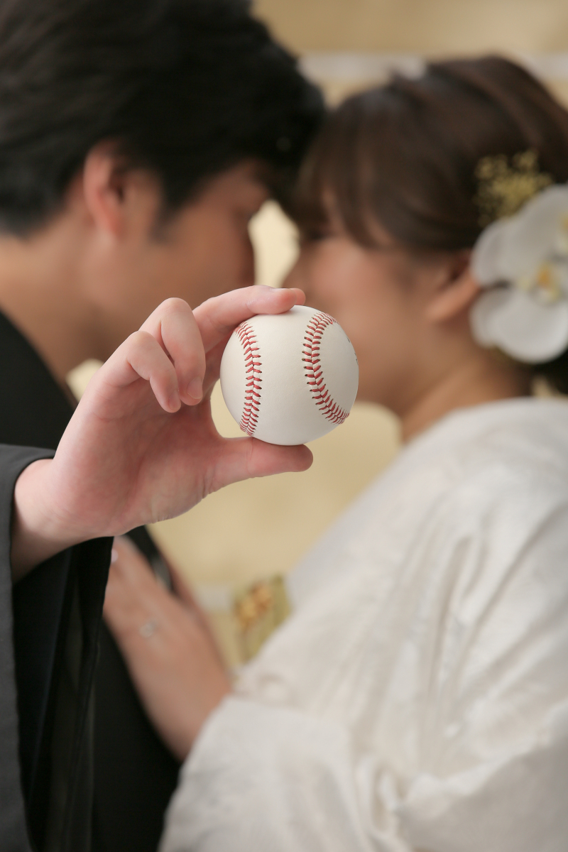 おふたりの大切な野球ボールと一緒に！