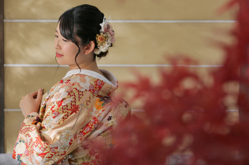 艶やかな見返り。