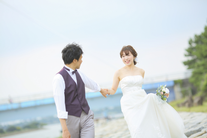 「手を取って」