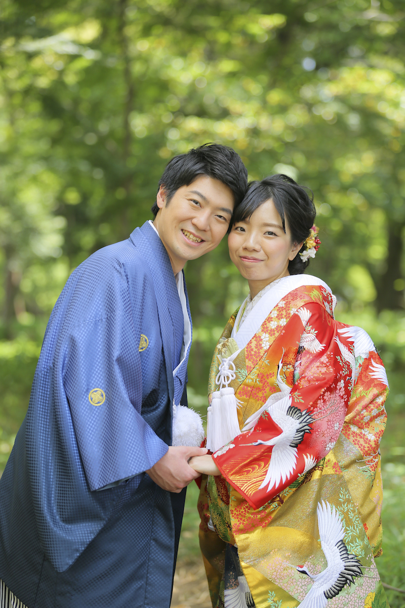 仲良く手をつないで