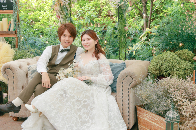 お庭のソファで