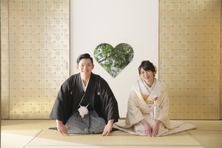 人気の猪目窓がある屋内庭園スタジオ