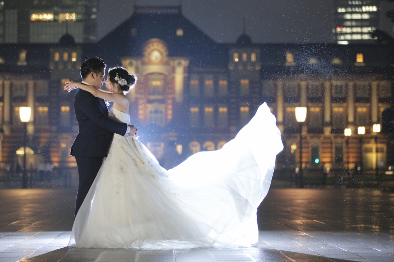 雨の丸の内ロケーション
