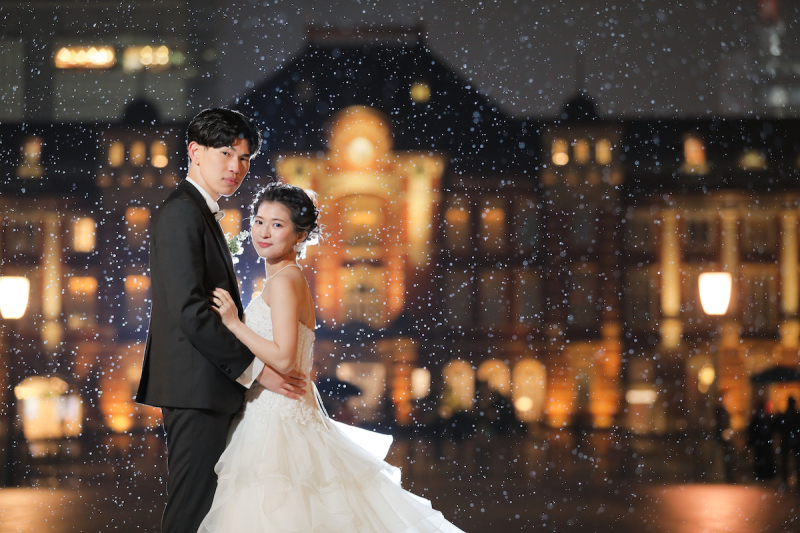 雨の中の東京駅