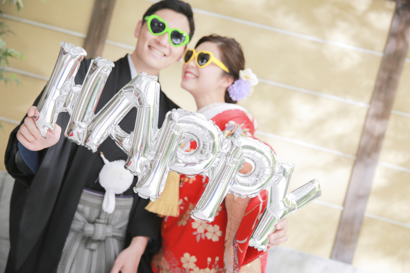 サングラスにHAPPYバルーン