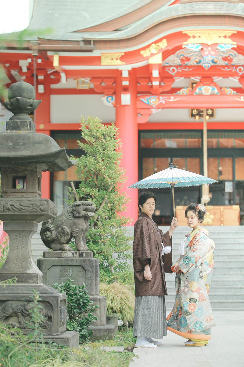 境内には雰囲気のある灯篭も♪