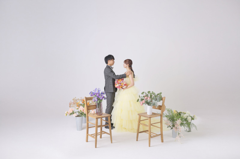 お花の中のお二人