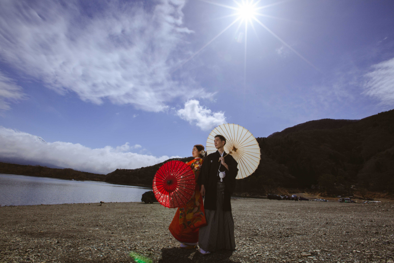 反対側と大違いの空