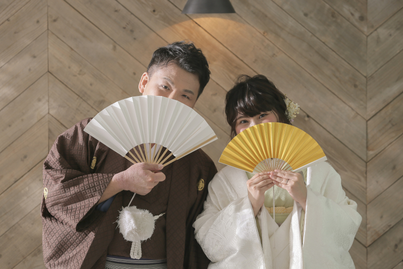 扇子からひょっこり