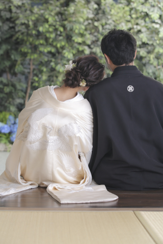 暑い時期に人気の屋内庭園スタジオで撮影しませんか