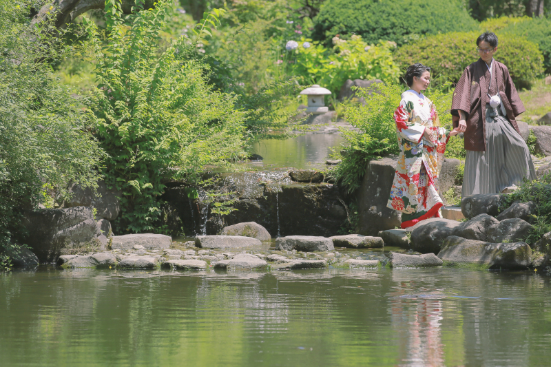 手を引かれて♡