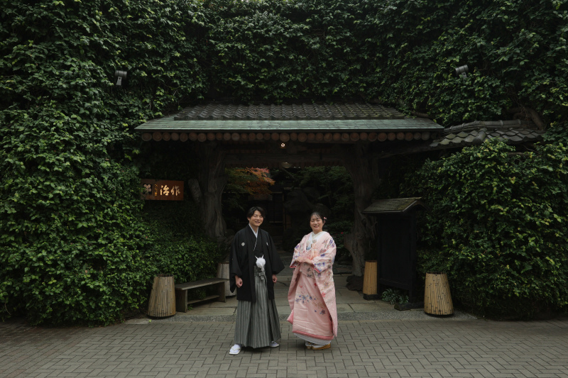 まずは入り口の前で