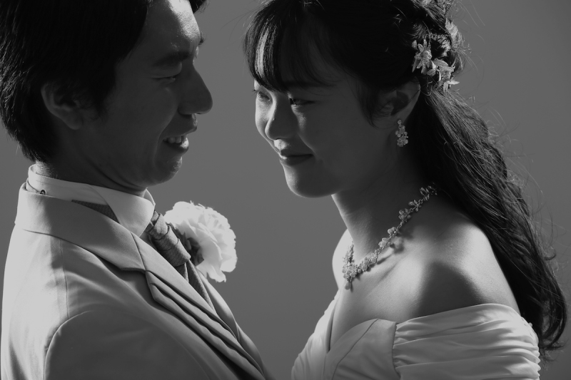 「モノクロで」