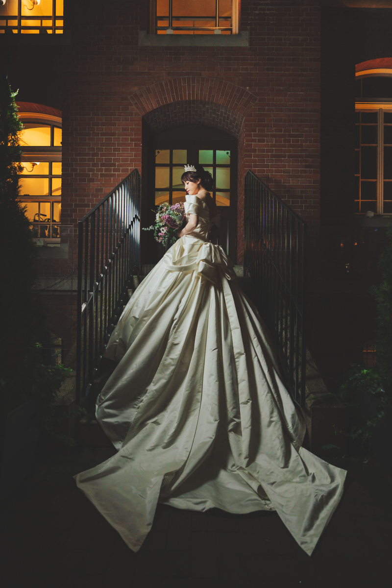 桂由美デザインのドレス入荷してます!