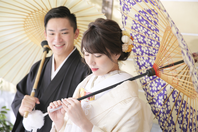 傘を持ったショットも