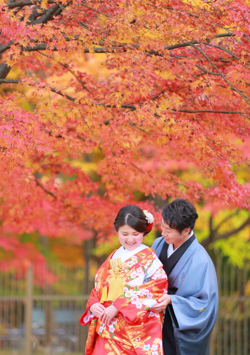 紅葉の中のお二人