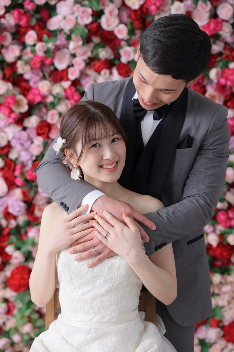 重なり合う手と温かな絆