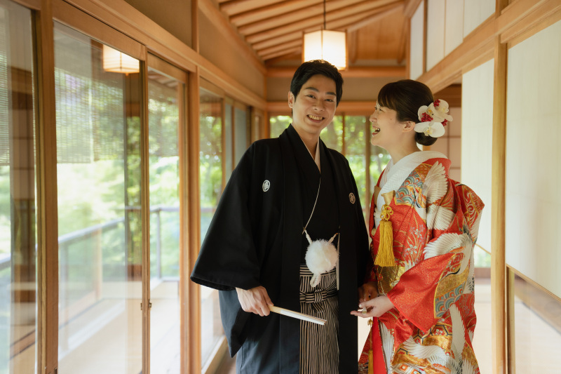 緑が見える廊下