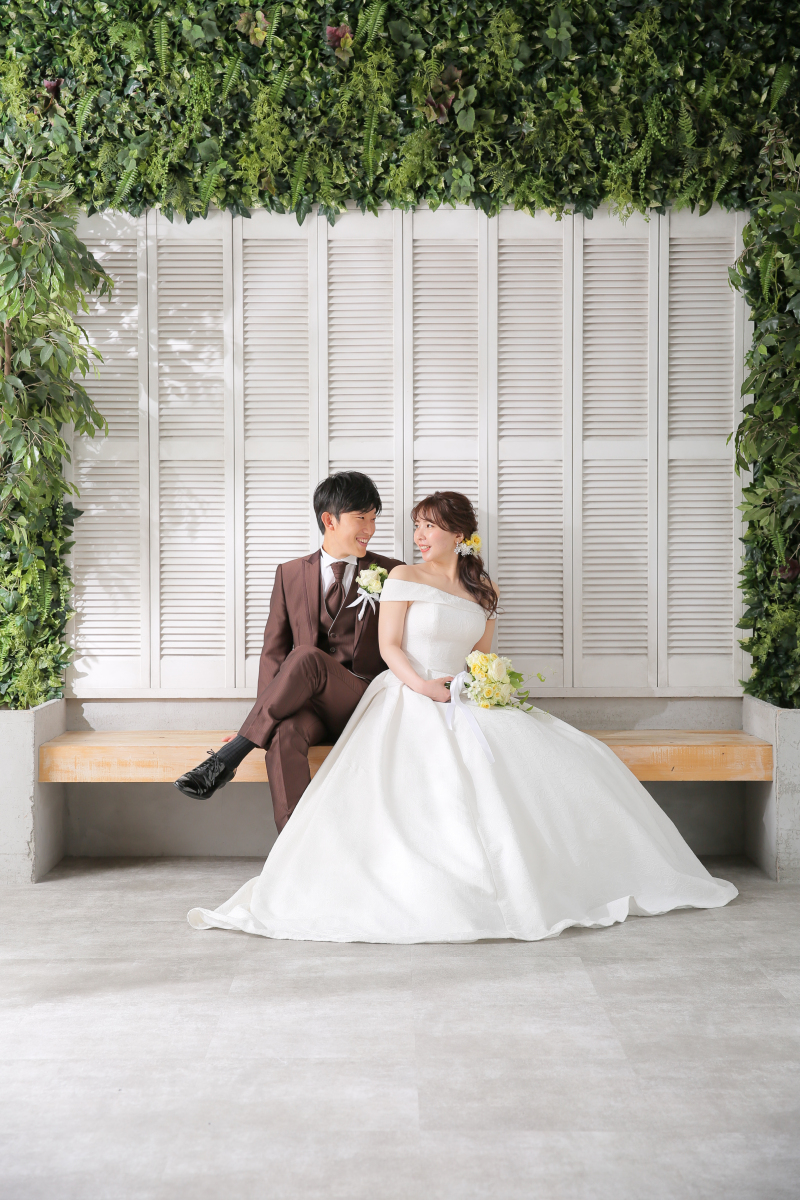 ベンチに座って