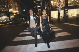 丸の内で遊び心あるウェディングフォトはいかがですか？